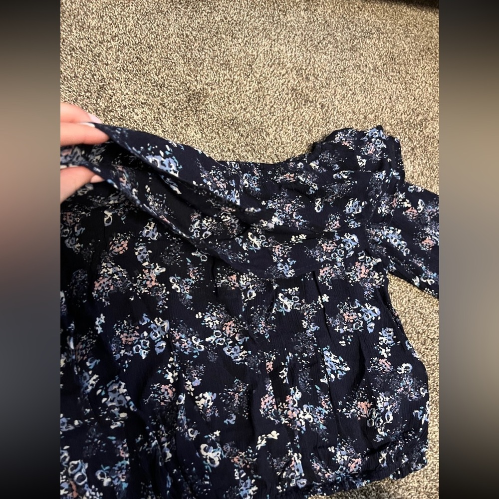 NWT “Abercrombie and Fitch” off the shoulder, long sleeved top - Picture 5 of 6